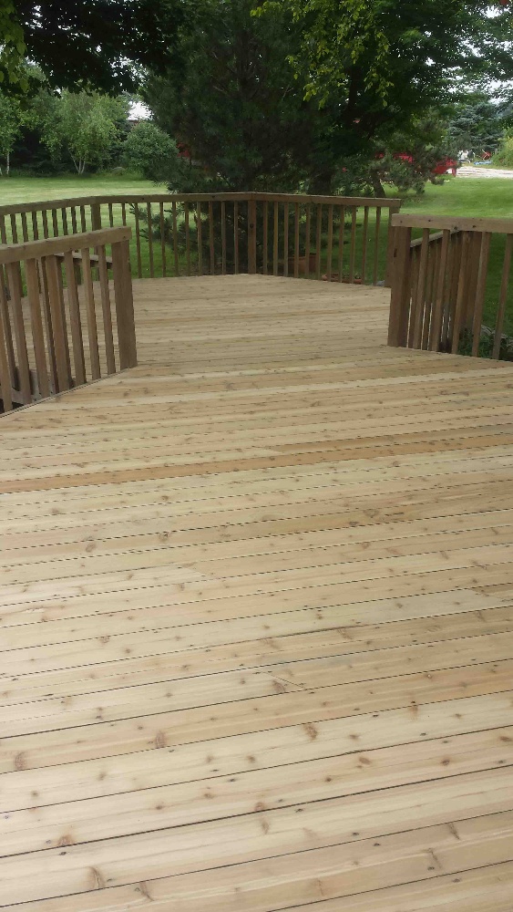 Walworth Hardwood Deck